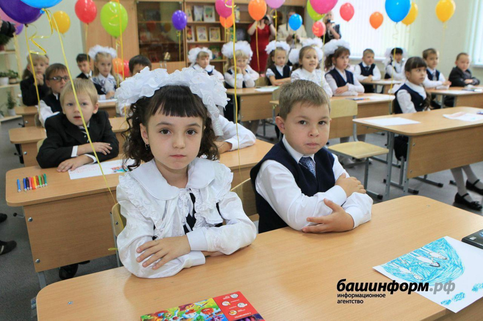 Принудительной вакцинации педагогов и школьников не будет - Минпросвещения России