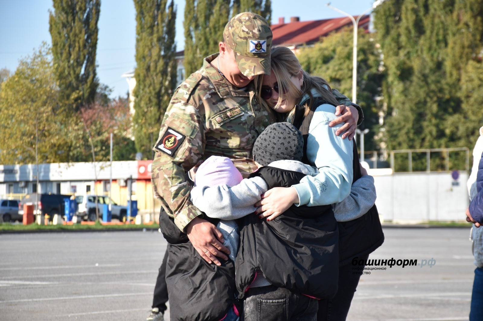 Радий Хәбиров МХО контрактсыларына тапҡыр бирелә торған түләүҙәр ваҡытын оҙайтты