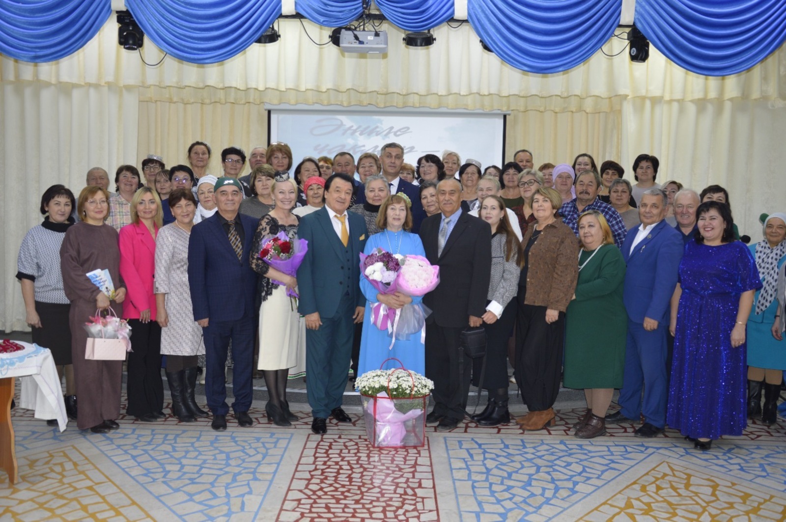 Тәнзилә Яҡупованың өсөнсө китабының исем туйы үтте