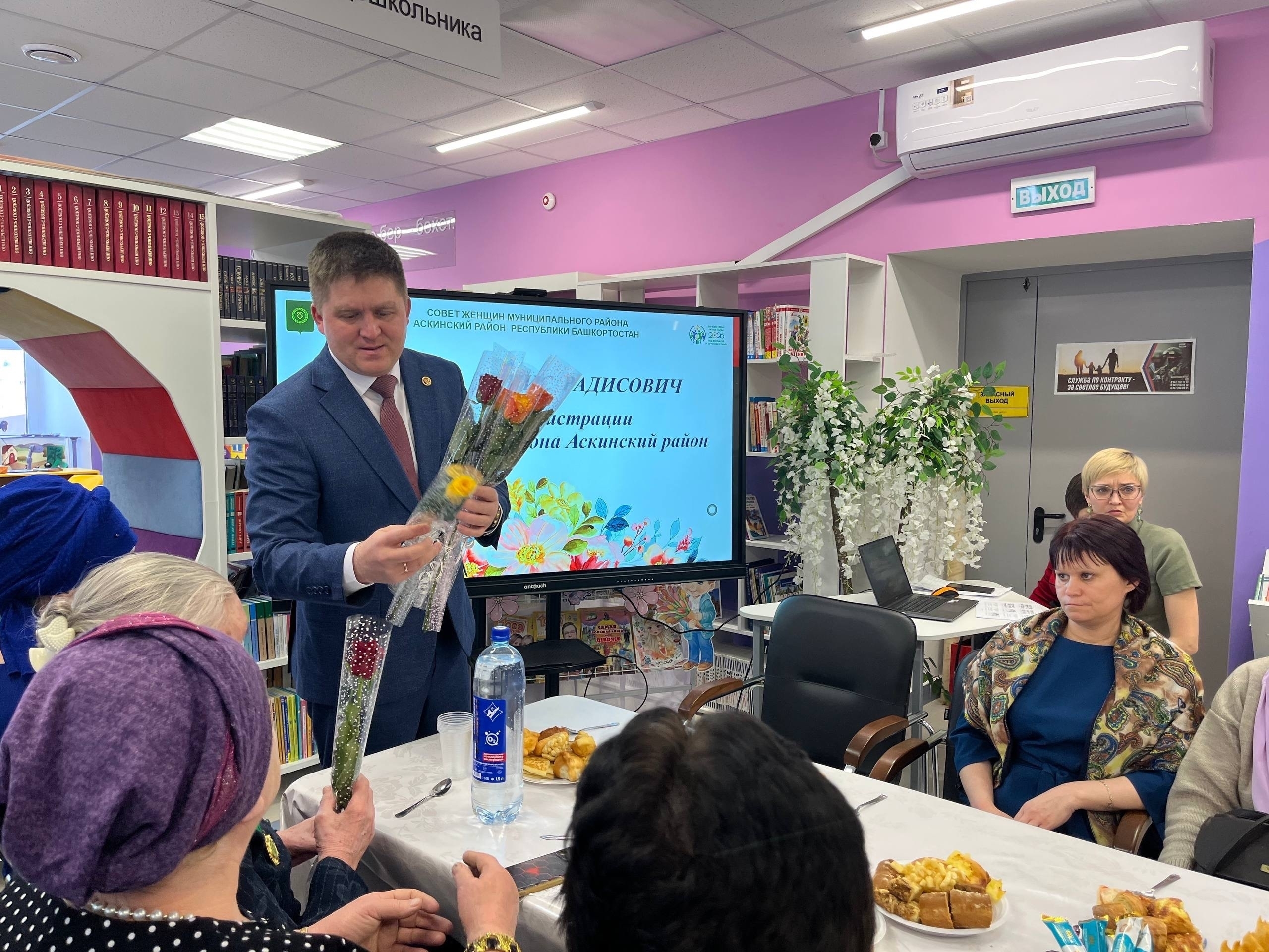 Батыр улдар тәрбиәләгән әсәйҙәр хөрмәтенә