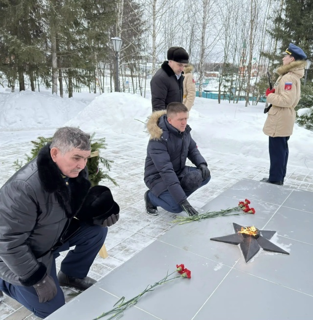 Ватанды һаҡлаусыларға дан!