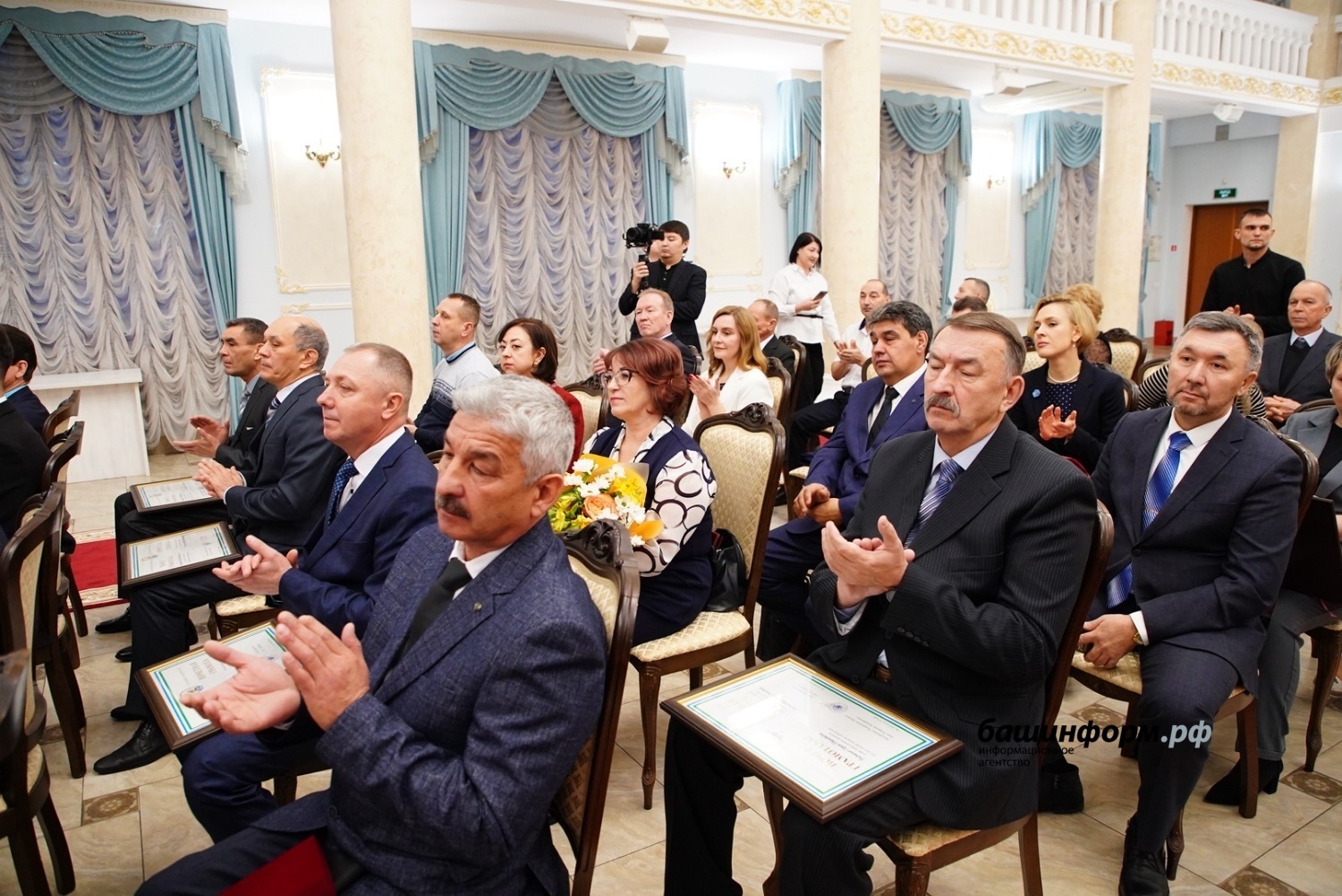 Дамир Туҡтағол улын  лайыҡлы наградаһы менән ҡотлайбыҙ!