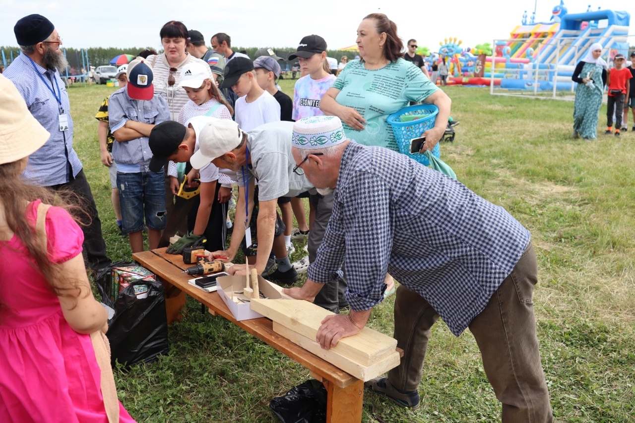 Иман нуры тулды күңелдәргә