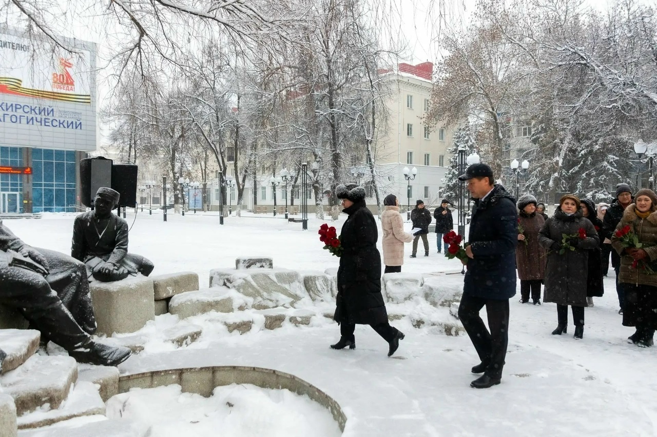 Өфөлә Башҡорт теле көнөн билдәләнеләр