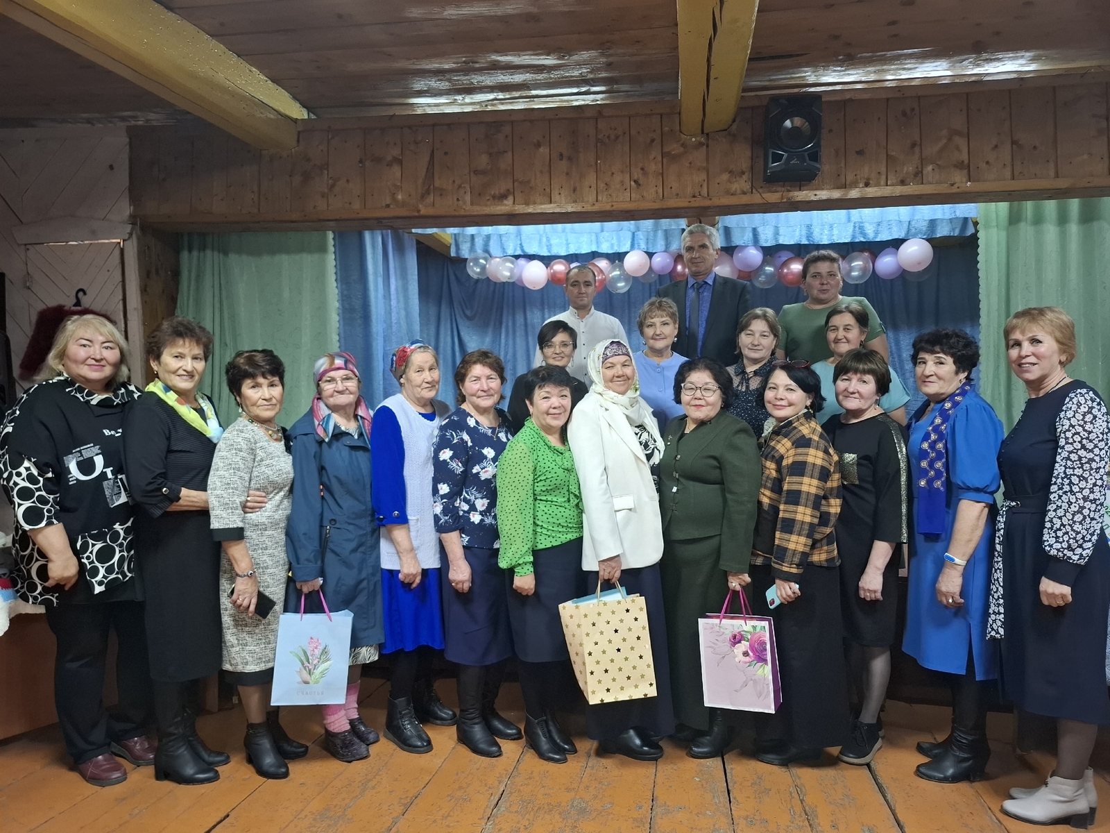 Ҡатын-ҡыҙҙарҙы хөрмәтләп