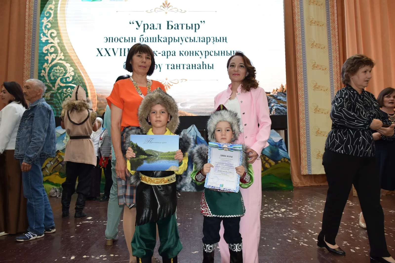 Афарин, йәш сәсәндәр!