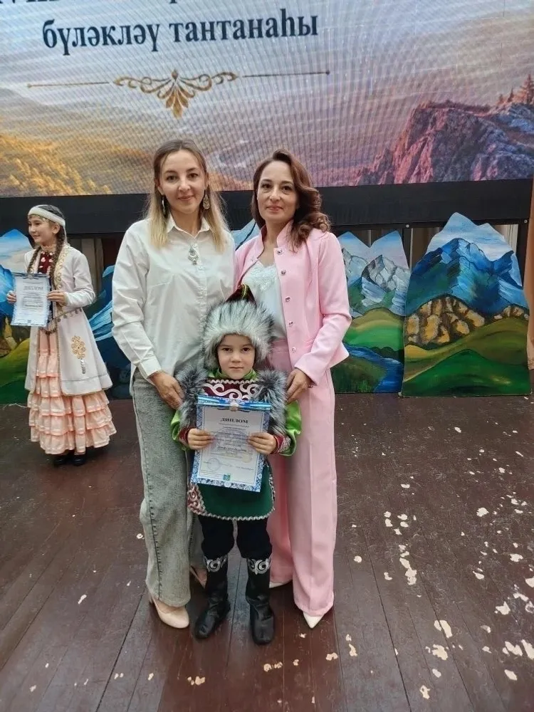 Афарин, йәш сәсәндәр!