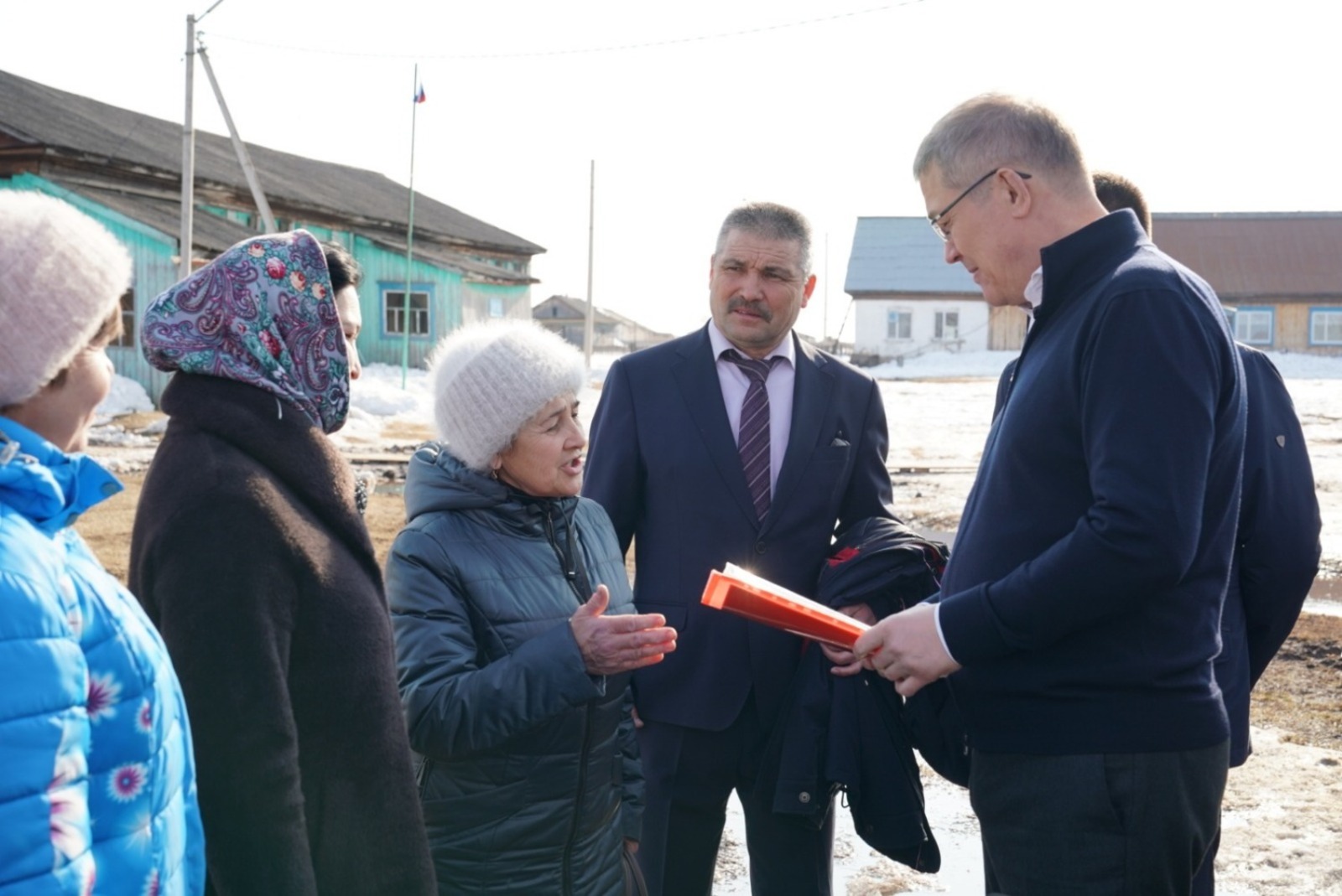 Глава Башкирии в ходе рабочей поездки посетил школу села Кубиязы Аскинского района