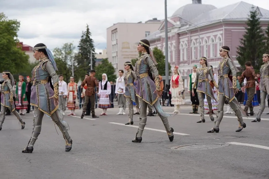 Китап байрамы гөрләне