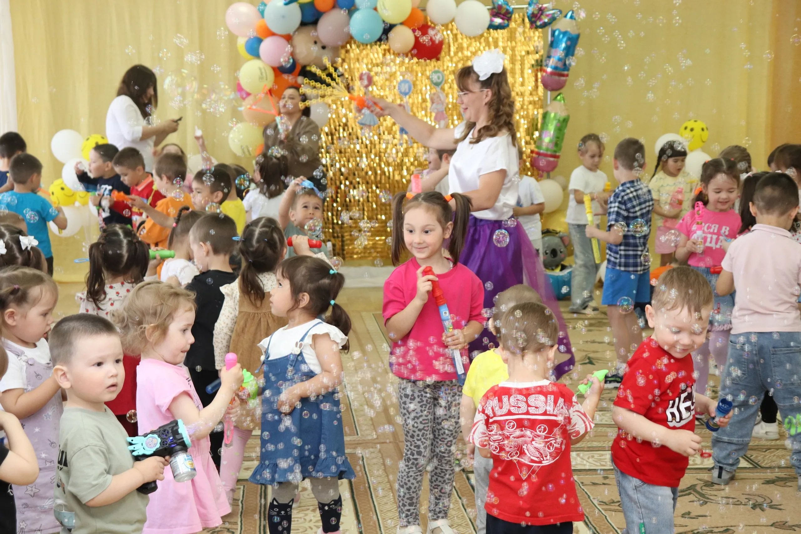 Балалар өсөн күңелле байрам