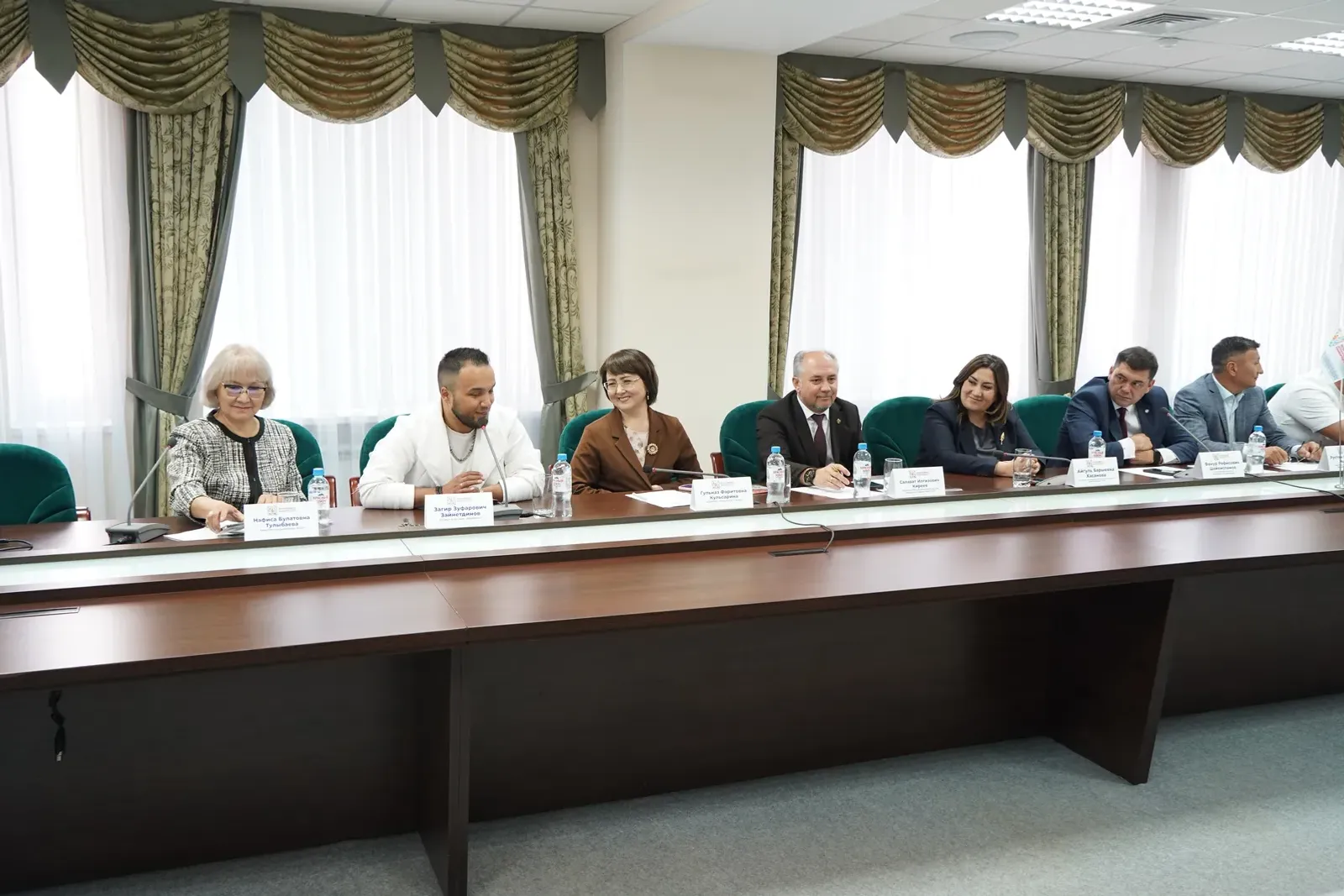 Кемдәр Балалар фольклориадаһы хедлайнерҙары булыр?