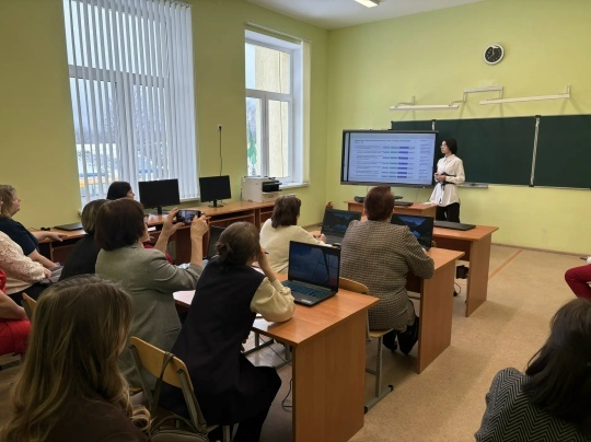 Башланғыс кластар уҡытыусылары кәңәшләште