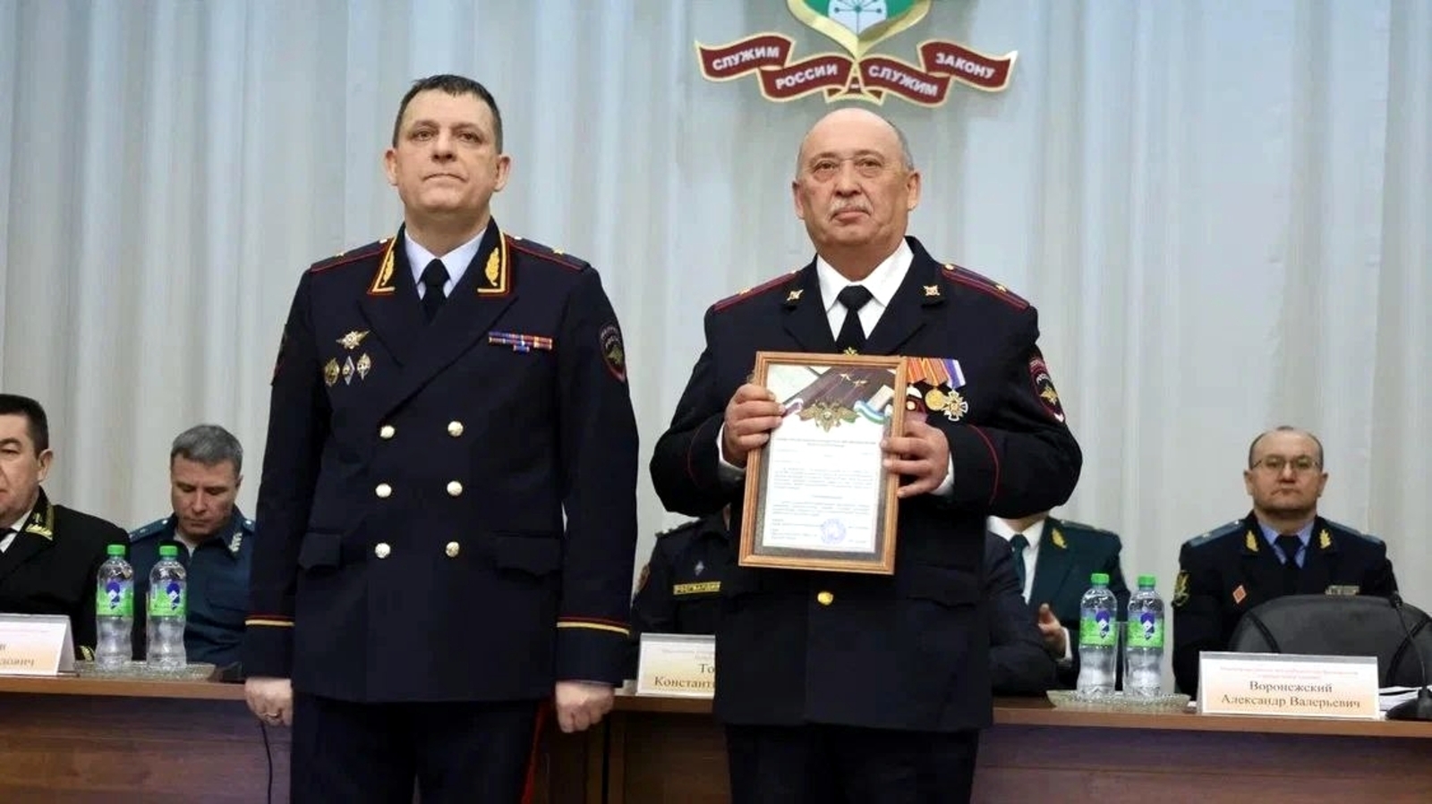 Асҡын районы полиция хеҙмәткәрҙәрен ҡотлайбыҙ!