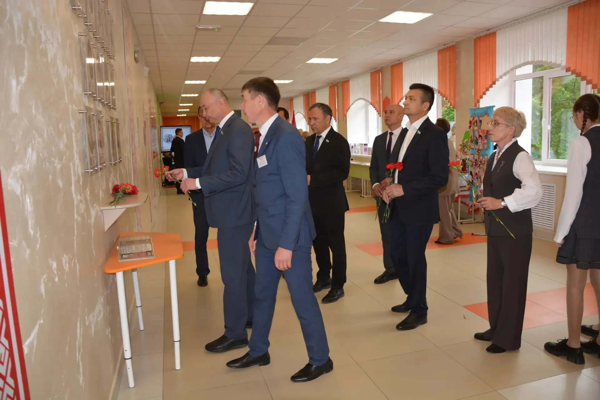 Ҡоролтай депутаттары  — Мишкәлә