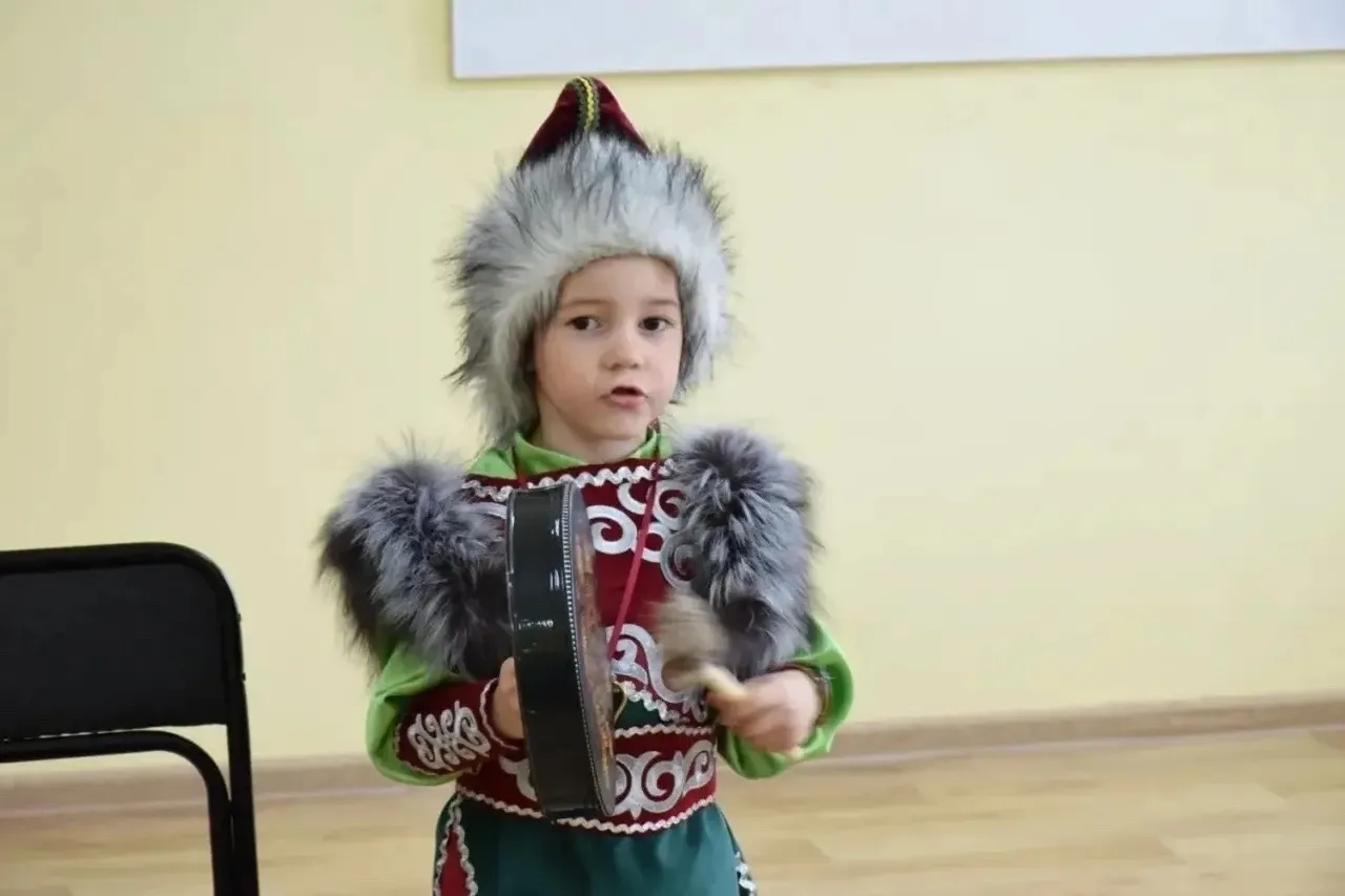 Афарин, йәш сәсәндәр!