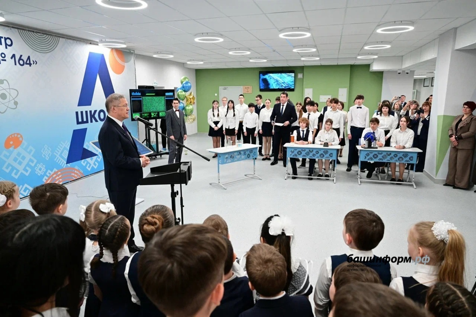 Өфөлә Волга буйы федераль округында иң ҙур мәктәп асылды