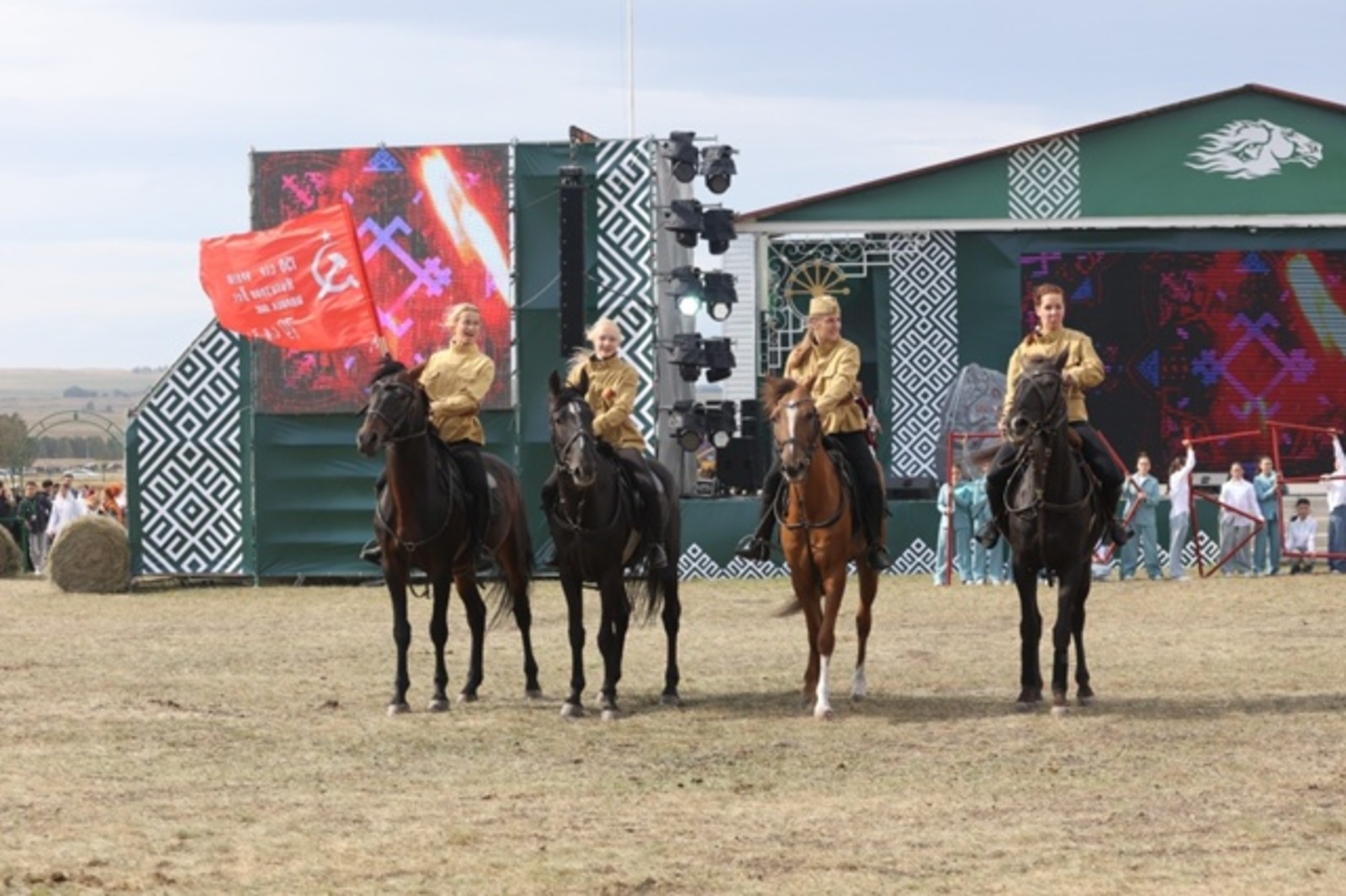 "Башҡорт аты"ның гимнын кем яҙған?