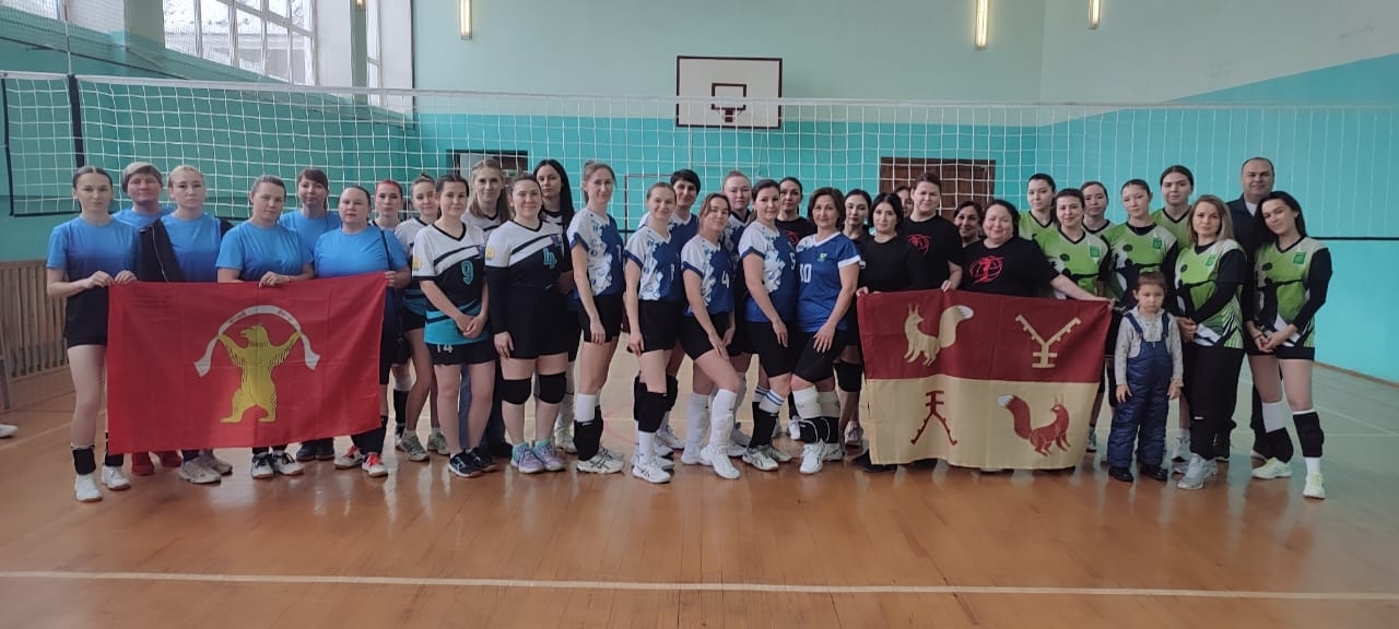 Асҡын волейболсылары һынатманы