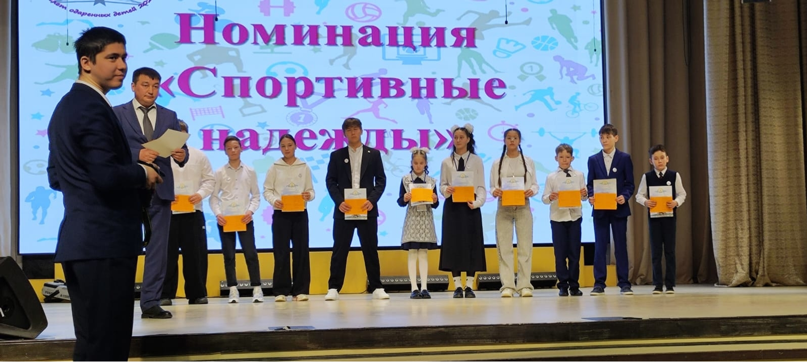 Асҡында һәләтле балалар слеты уҙа