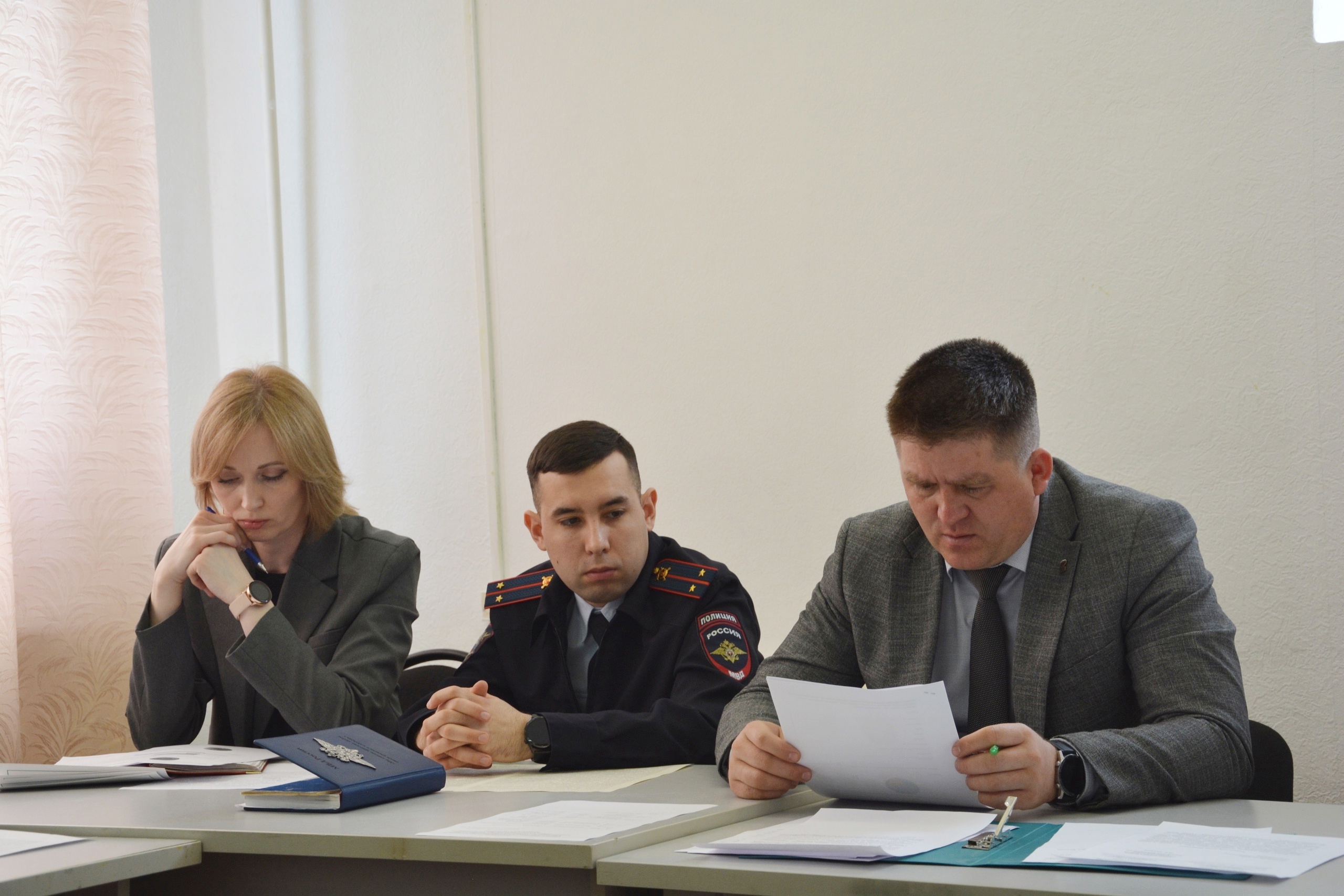 Хакимиәт көндәре дауам итә