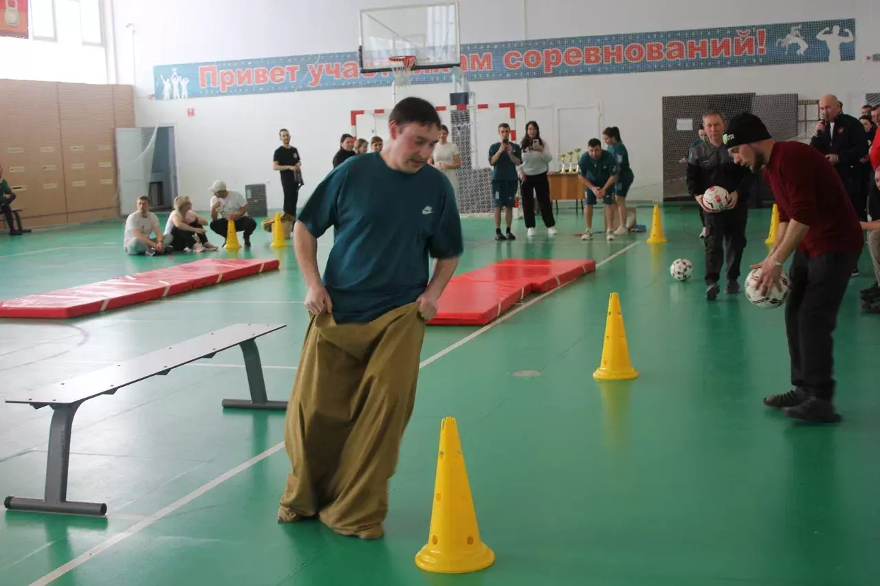 Аҡ халатлылар ярышты