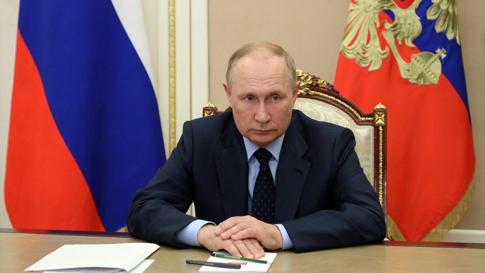 Владимир Путин поручил расширить программу промышленной ипотеки