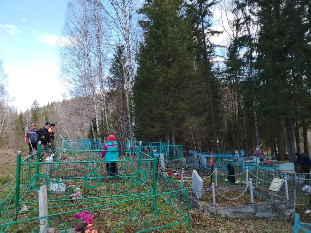 Солтанбәктәр зыяратты тәртипкә килтерҙе