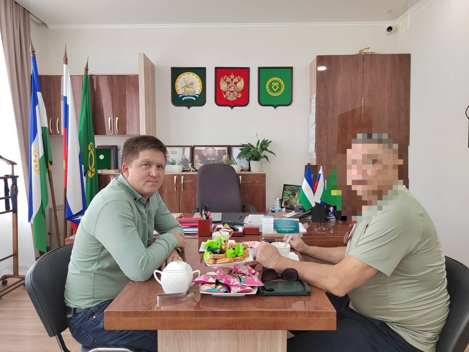 Яугир район башлығы менән осрашҡан