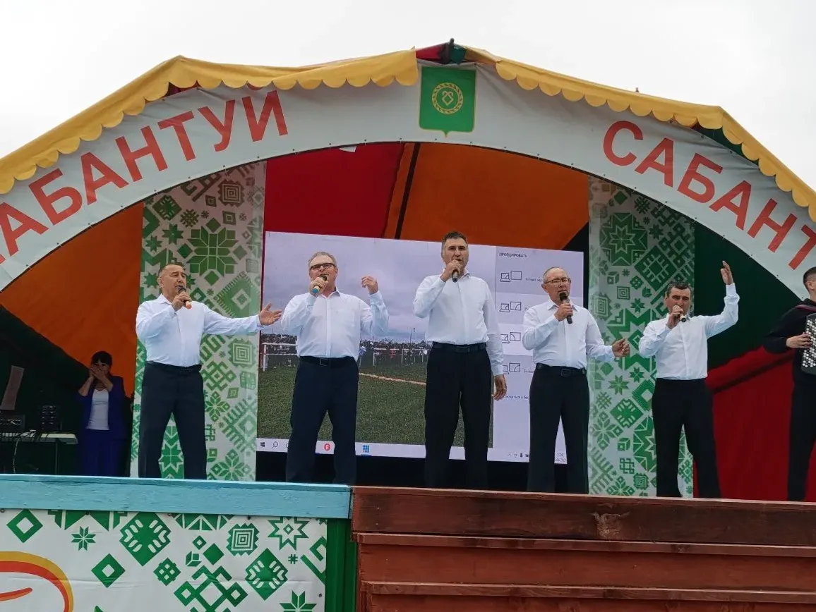 Һабантуйҙың концерт программаһы йыр-бейеү байрамына әүерелде