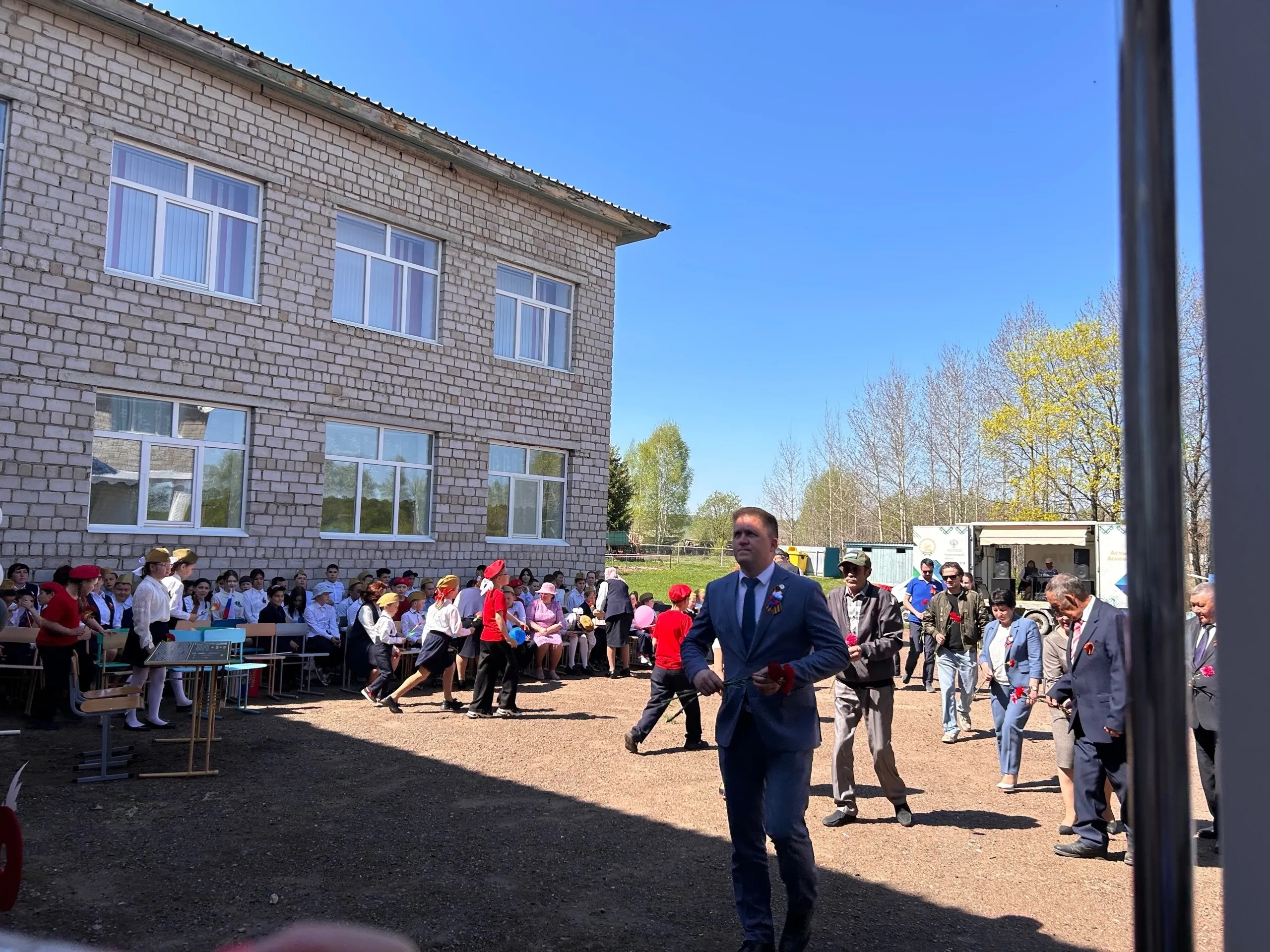 Урмияҙ мәктәбенә Ленин ордены кавалеры Зиннәт Хисмәтуллин исеме бирелде