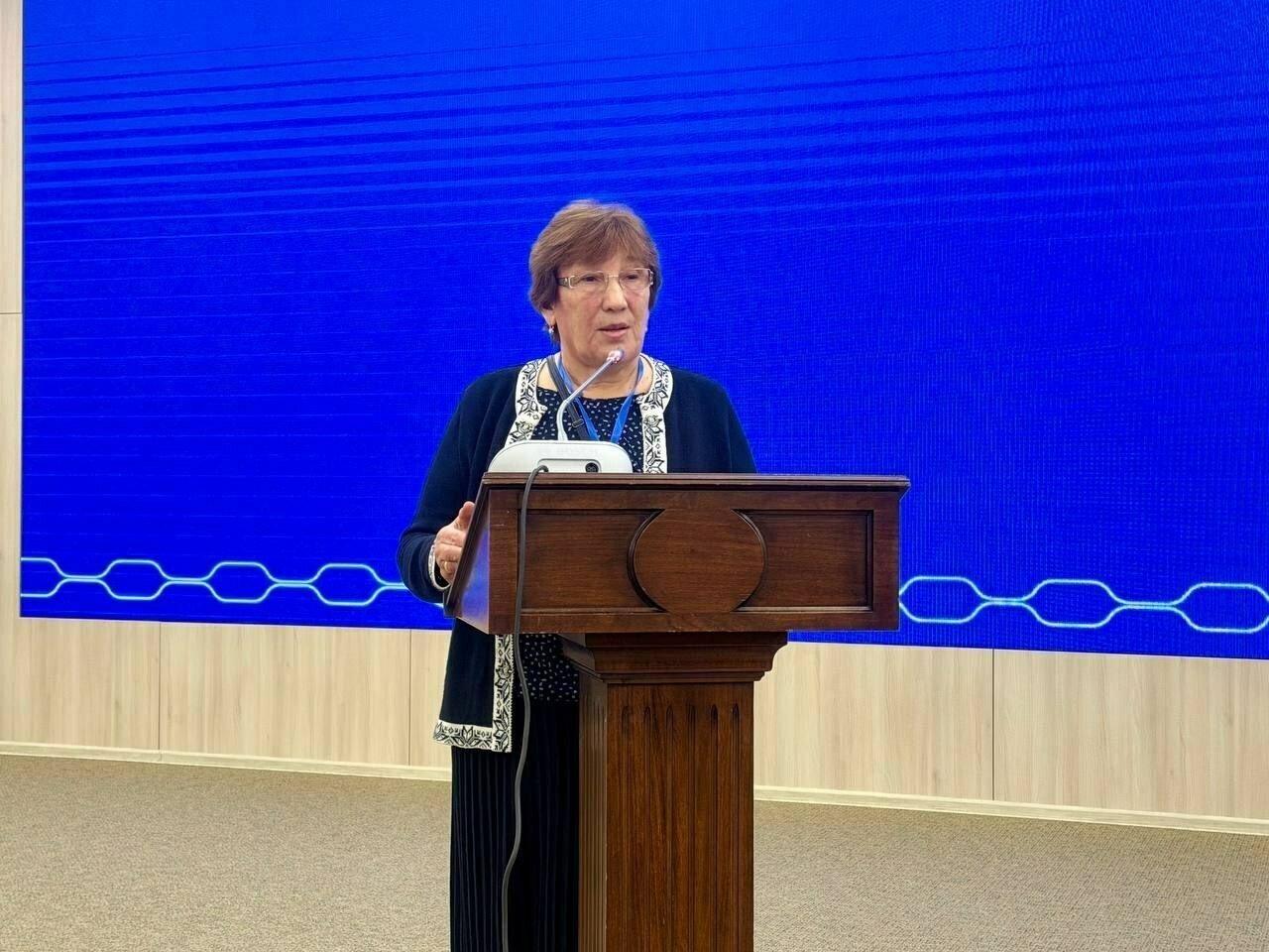 Был тантана халҡыма хас тыйнаҡлыҡ һәм күркәмлек өлгөһө ине