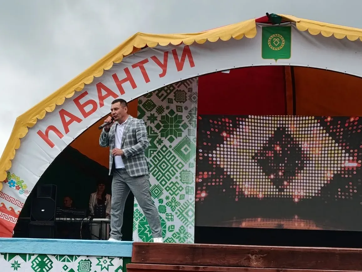 Һабантуйҙың концерт программаһы йыр-бейеү байрамына әүерелде