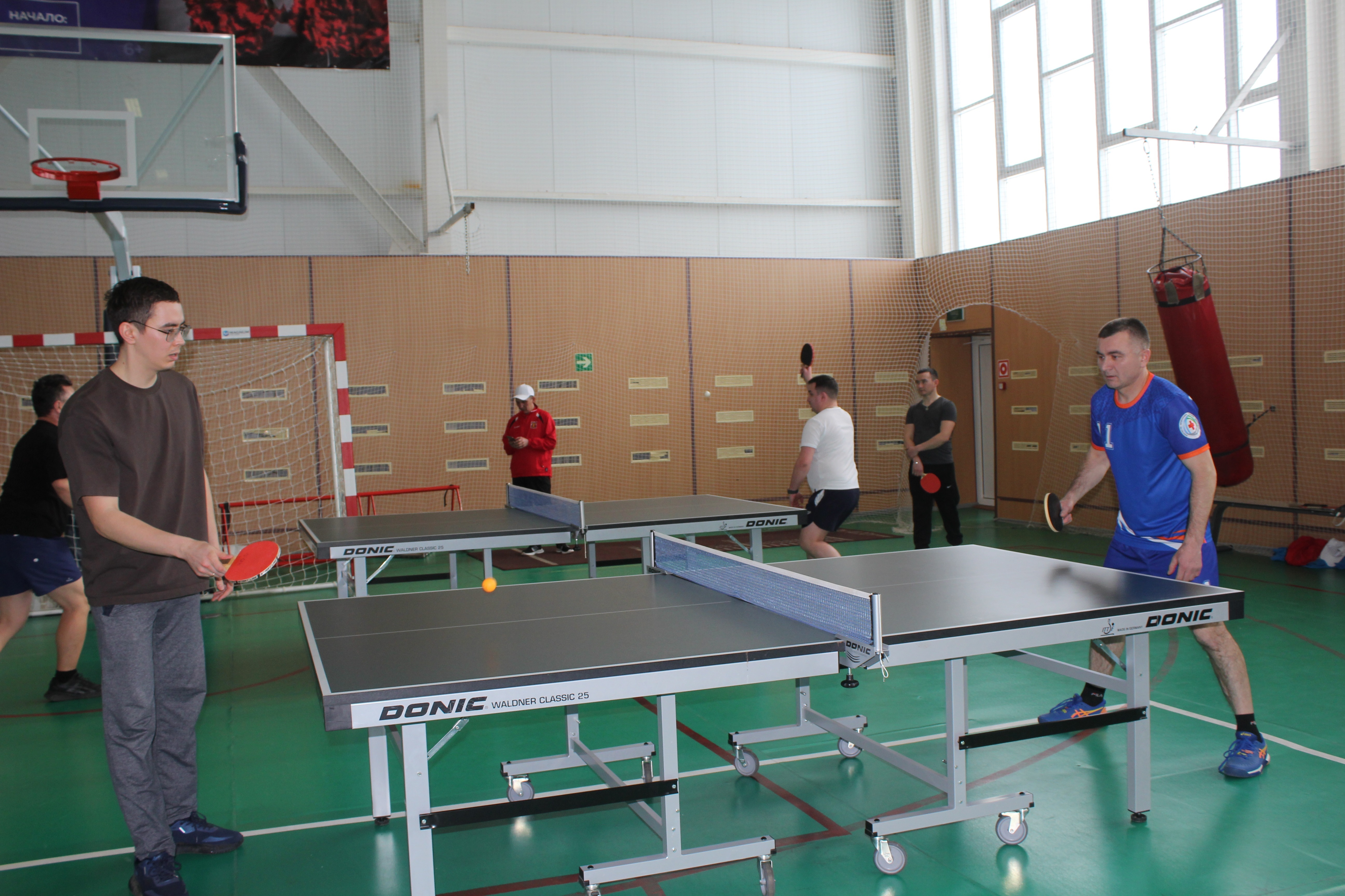 Аҡ халатлылар ярышты