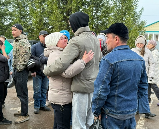 Иҫән-һау хеҙмәт итеп ҡайтығыҙ, егеттәр!