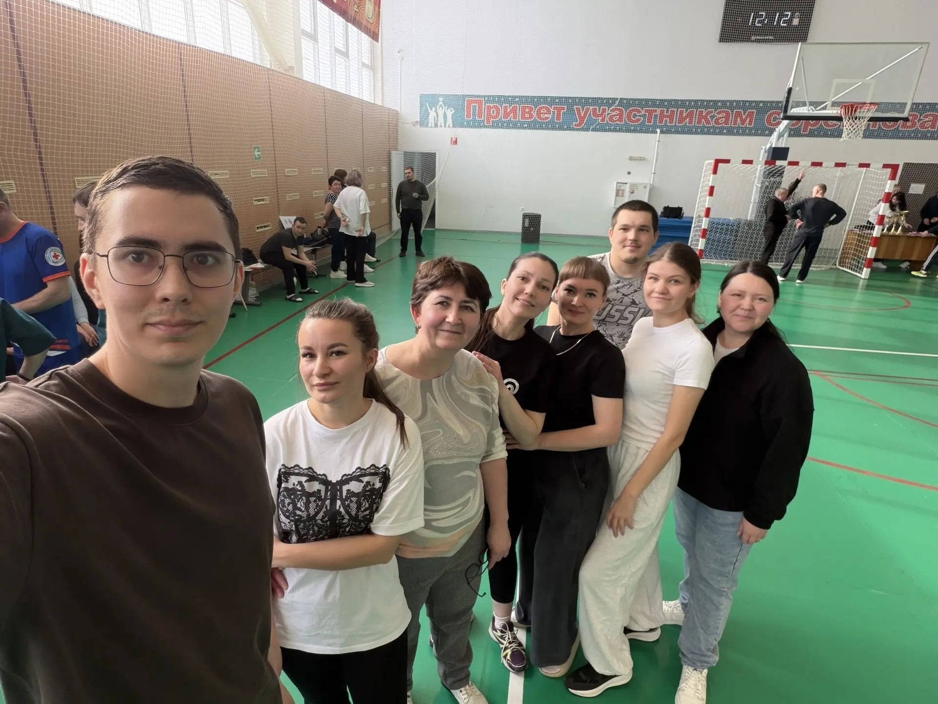 Аҡ халатлылар ярышты