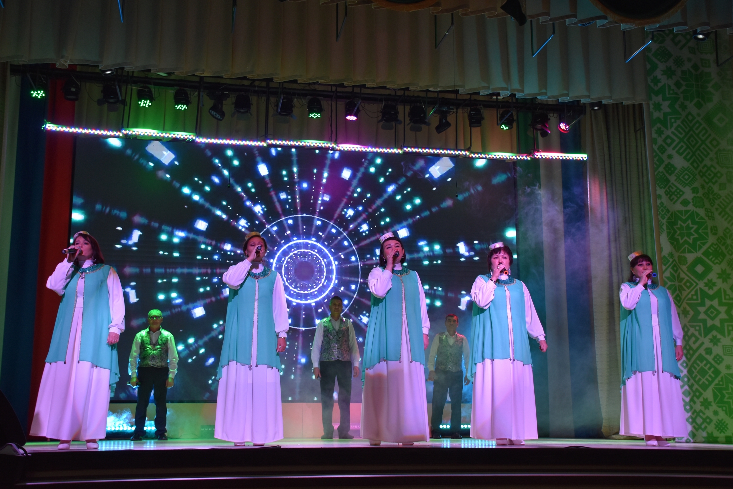 Халыҡтар дуҫлығында — Рәсәй берҙәмлеге