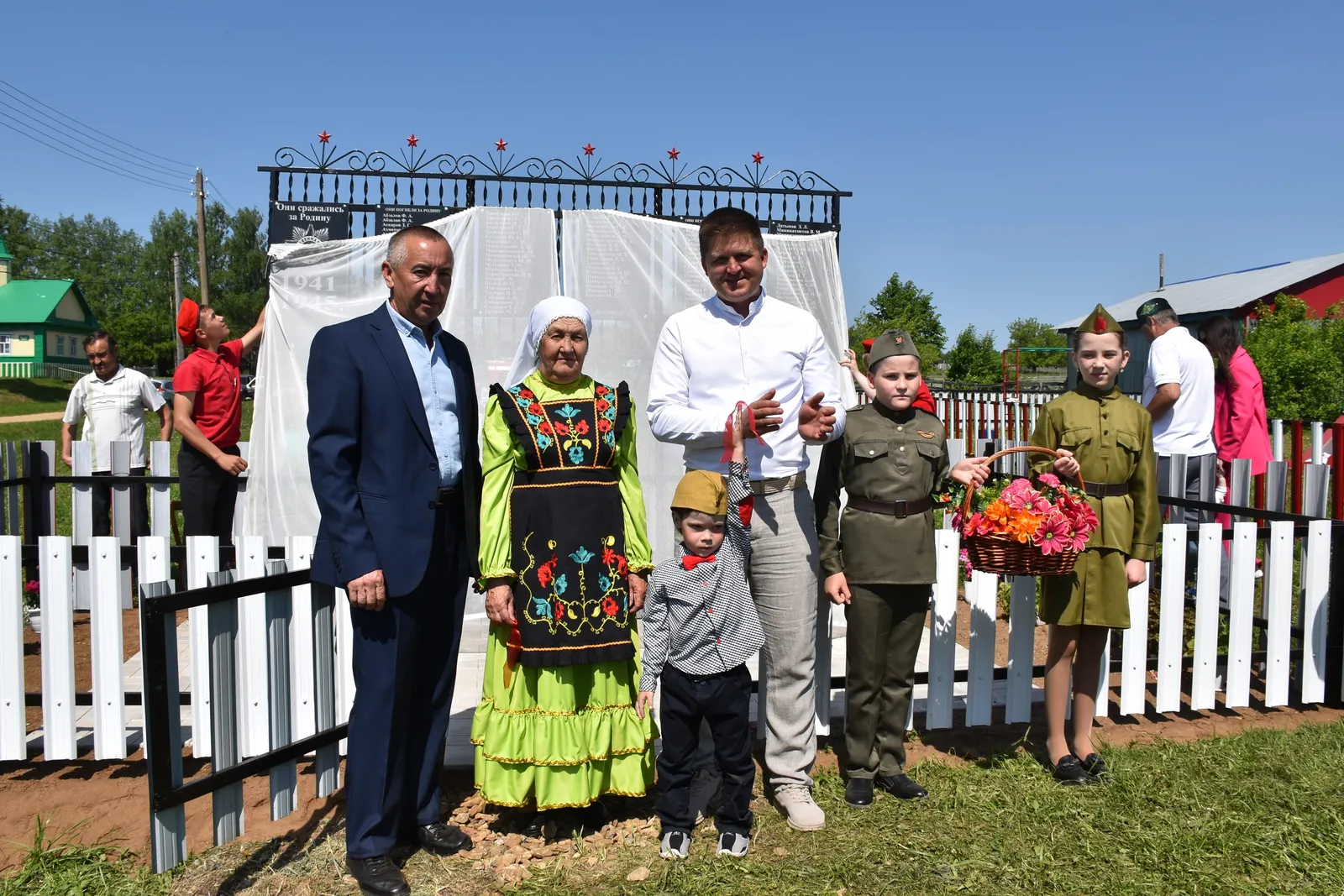 Яңы Ҡара ауылында һәйкәл асылды